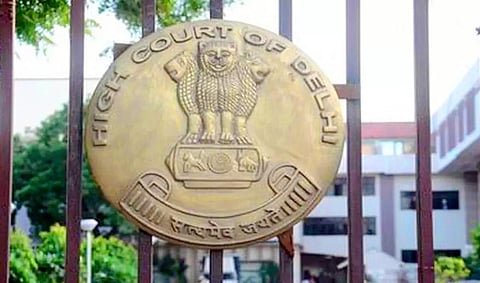 அடையாள ஆவணமின்றி ரூ.2,000 மாற்ற எதிர்ப்பு தெரிவித்த வழக்கு: டெல்லி உயர் நீதிமன்றம் தள்ளுபடி