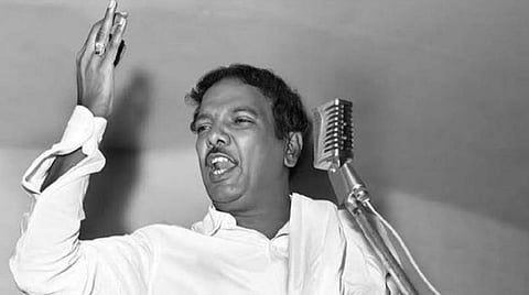 மு.கருணாநிதி - போராட்ட குணத்தால் பாராட்டுப் பெற்றவர்!