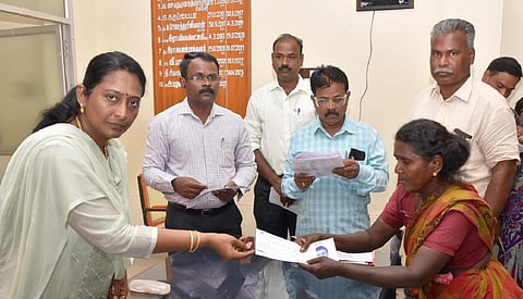 மதுரை - திருமோகூர் திருவிழா தகராறு சம்பவத்தில் பாதிக்கப்பட்டோருக்கு தமிழக அரசு நிதியுதவி