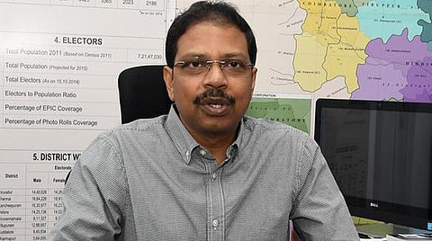 பாதுகாப்பு அம்சங்களுடன் கூடிய வாக்காளர் அட்டையை இ-சேவையில் பெற இயலாது: சத்யபிரத சாஹூ தகவல்