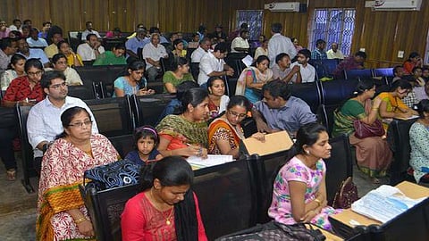 மருத்துவ மாணவர் சேர்க்கை எம்முறையில் நடைபெறும்? - மவுனத்தில் புதுச்சேரி அரசால் மாணவர்கள் தவிப்பு
