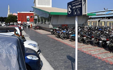 சென்னை மெட்ரோ ரயிலில் பயணிக்காமல் வாகனத்தை பார்க்கிங் செய்வோருக்கு கட்டணம் உயர்வு