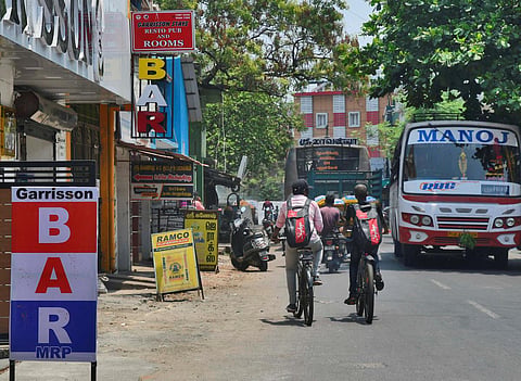மூடப்பட்ட பார்களை திமுக அரசு திறக்கத் துடிப்பது ஏன்?- அன்புமணி ராமதாஸ் விமர்சனம்