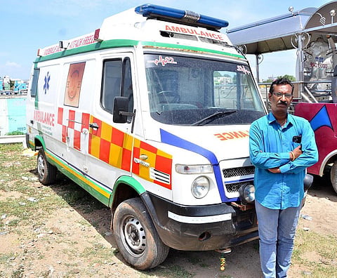 'அயோத்தி' பட நிஜ நாயகன்: ஆதரவற்ற உடல்களை அடக்கம் செய்ய உதவும் மதுரையின் ‘பிதாமகன்’