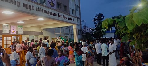 தி.மலை | பிரசவத்தில் தாயும், சேயும் உயிரிழப்பு: அரசு மருத்துவக் கல்லூரி மருத்துவமனை முற்றுகை