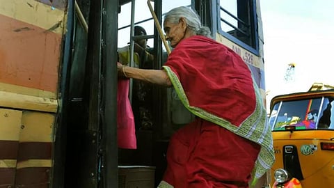 சென்னையில் முதியோருக்கான கட்டணமில்லா பேருந்து பயண டோக்கன் ஜூன் 21 முதல் விநியோகம்