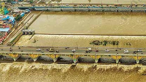 43 போராட்டங்கள்... 5 நீதிமன்ற வழக்குகள்... - வைகை ஆற்றை தூய்மையாக்க போராடும் தனியொருவன்!