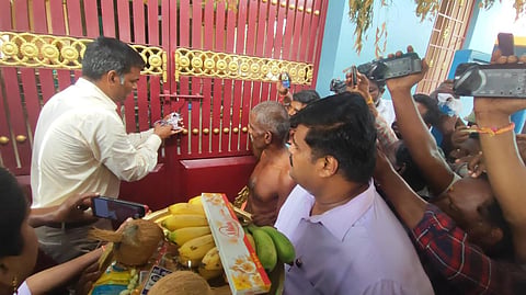 கோயிலின் சீல் அகற்றம்