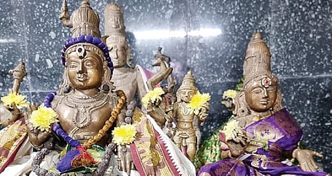 சதுர பீடத்தில் அருளும் காட்டூர் ஸ்ரீவாலீசுவரர்
