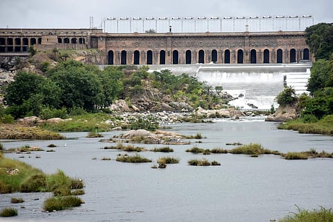 தமிழகத்துக்கு காவிரி நீர் கிடைப்பதில் சிக்கல் - கிருஷ்ணராஜசாகர் அணை நீர்மட்டம் குறைந்தது