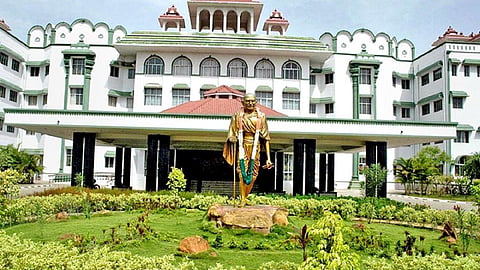 சாத்தான்குளம் இரட்டை கொலை வழக்கை முடிக்க சிபிஐ கால அவகாசம் கோரிய மனு ஒத்திவைப்பு