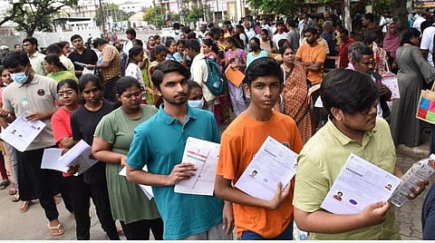 ‘நீட்’ தேர்ச்சி பெற்றவர்கள் எம்பிபிஎஸ், பிடிஎஸ் படிப்புகளுக்கு இன்று முதல் விண்ணப்பிக்கலாம்