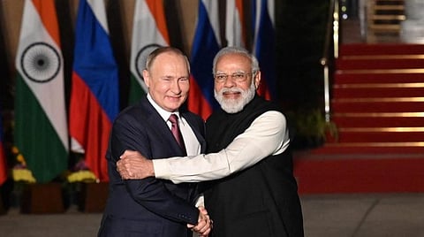 ‘‘மேக் இன் இந்தியா’’ திட்டத்தால் பொருளாதார வளர்ச்சி - பிரதமர் மோடிக்கு அதிபர் புதின் பாராட்டு