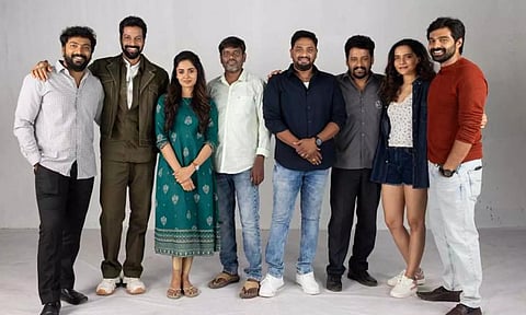 ஹைபர்லிங்க் கிரைம் த்ரில்லரில் கற்பனை கதாபாத்திரம்