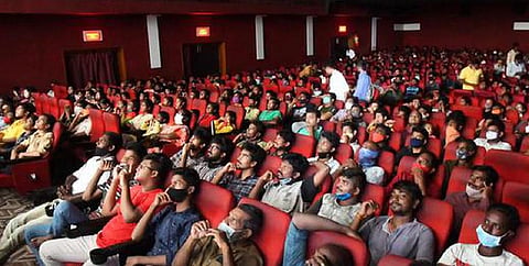 வெள்ளிக்கிழமை 7 படங்கள் ரிலீஸ்!