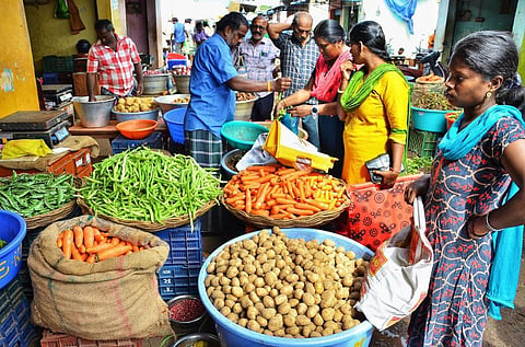 முக்கிய காய்கறிகள் விலை ரூ.100-ஐ தாண்டியது: பொதுமக்கள் திண்டாட்டம்