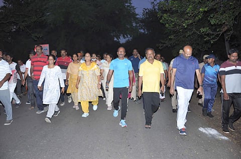 தருமபுரி | நடை பயிற்சிக்கு தேர்வு செய்யப்பட்டுள்ள பகுதியை ஆய்வு செய்த சுகாதாரத்துறை அமைச்சர்