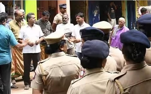 பழைய வண்ணாரப்பேட்டையில் பாமக நிர்வாகி வீட்டில் பெட்ரோல் குண்டு வீச்சு