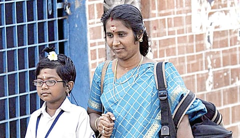 இவர்கள் யார்? என்ன வேண்டும் இவர்களுக்கு?