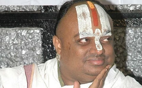 தேடப்படும் குற்றவாளியாக அறிவிக்கப்பட்ட சதுர்வேதி சாமியார்: ஜூலை 31-ல் ஆஜராக உத்தரவு