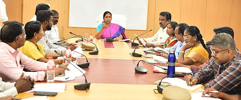 சுற்றுலா தலமான ஒகேனக்கல்லில் ஆடிப்பெருக்கு விழா - முன்னேற்பாடுகள் குறித்து ஆலோசனைக் கூட்டம்