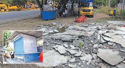கோவையில் 12 ஆவின் பாலகம் இடித்து அகற்றம்