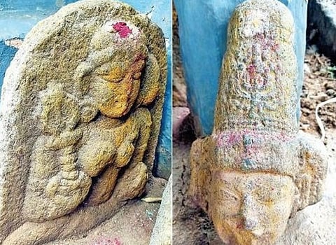 படவேடு கிராமத்தில் அரச மரத்தின் அருகே உள்ள மாரியம்மன் கோயிலில் பாதுகாக்கப்படாமல் உள்ள சிற்பங்கள்.