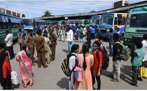 வார விடுமுறை நாட்களையொட்டி 600 சிறப்பு பேருந்துகள் இன்று இயக்கம்
