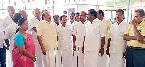 தமிழக முதல்வர் மு.க.ஸ்டாலின் இன்று தருமபுரி மாவட்டம் தொப்பூருக்கு வருகை தரும் நிலையில், நிகழ்ச்சி நடைபெறும் இடத்தில் முன்னேற்பாடு பணிகளை அமைச்சர் எம்.ஆர்.கே.பன்னீர்செல்வம் பார்வையிட்டார்.
