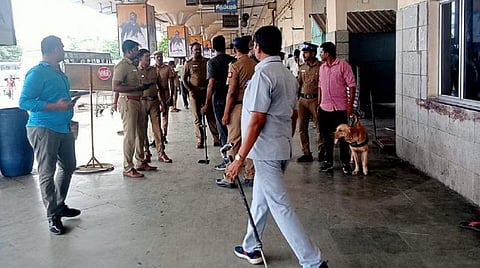 கோயம்பேடு பேருந்து நிலையத்துக்கு வெடிகுண்டு மிரட்டல்
