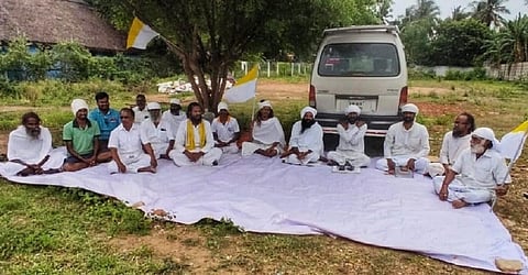 வடலூரை புனித நகரமாக அறிவிக்கக் கோரி சன்மார்க்க சாதுக்கள் உண்ணாவிரதம்