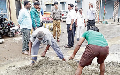 ராயப்பேட்டையில் சேதமான சாலை சீரமைப்பு