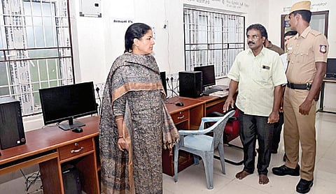 இந்து தமிழ் செய்தி எதிரொலி: காஞ்சி அண்ணா நூலகத்தில் ஆட்சியர் ஆய்வு