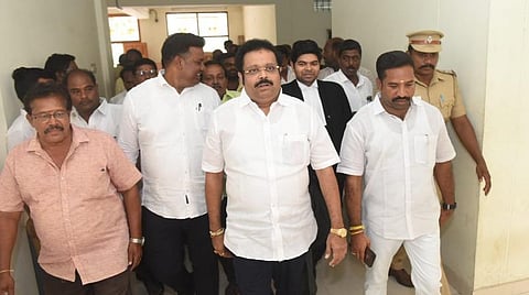 வருமான வரித்துறை தொடர்ந்த வழக்கில் வேலூர் நீதிமன்றத்தில் கதிர் ஆனந்த் எம்.பி. ஆஜர்
