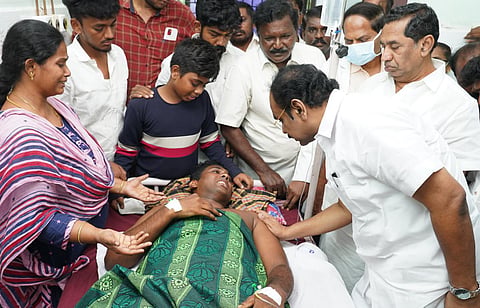 ஆறுதல் கூறிய அமைச்சர் தங்கம் தென்னரசு
