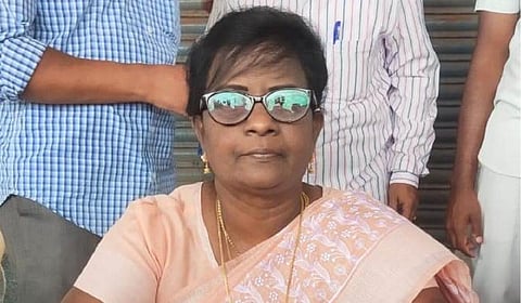 கிருஷ்ணகிரியில் பட்டாசு வெடி விபத்து தொடர்பாக நீதி விசாரணை நடத்திட, சிறப்பு கூடுதல் மாவட்ட நிர்வாக நீதிபதியாக, குருபரப்பள்ளி சிப்காட் நிலஎடுப்பு தனி மாவட்ட வருவாய் அலுவலர் பவணந்தி நியமனம் செய்யப்பட்டுள்ளார்.