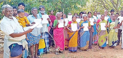 ராஜபாளையத்தில் பயன்பாடற்ற நிலத்தை சீரமைத்து 40 ஆண்டாக சாகுபடி செய்த நிலத்துக்குள் நுழைய தடை - விவசாயிகள் அதிர்ச்சி