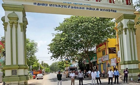 மதுரை மாநகர் பகுதியில் அதிக அளவில் சாலை விபத்து நடக்கும் 30 இடங்களை பார்வையிட்ட கள ஆய்வு குழு