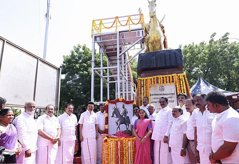 முதல்வர் மு.க.ஸ்டாலின் மரியாதை