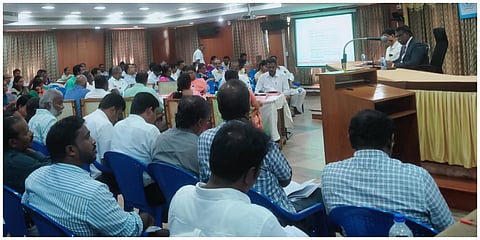மனோன்மணியம் சுந்தரனார் பல்கலைக்கழக நிதி நெருக்கடி குறித்து தமிழக நிதித்துறை செயலரை சந்தித்து முறையிட தீர்மானம் நிறைவேற்றப்பட்டது.