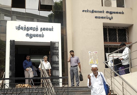 அடுக்குமாடி குடியிருப்புகளுக்கு முத்திரை தீர்வை, பதிவுக்கட்டணம் உயர்த்தப்படவில்லை - பதிவுத் துறை செயலர் விளக்கம்