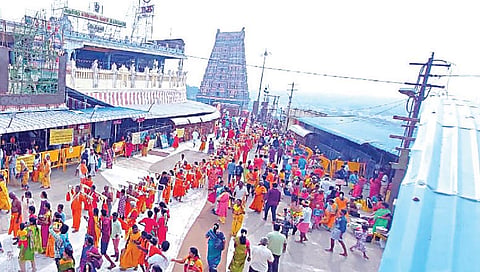 திருப்பதி சார்பில் திருத்தணி முருகனுக்கு பட்டு வஸ்திரம்