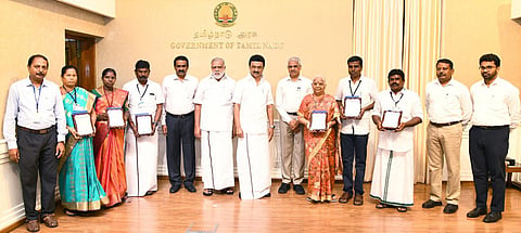 சிறந்த சுகாதார செயல்பாடுகளுக்காக 6 கிராம ஊராட்சிகளுக்கு விருது - முதல்வர் மு.க.ஸ்டாலின் வழங்கினார்