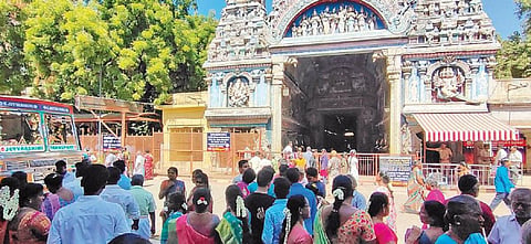 மதுரை மீனாட்சியம்மன் கோயிலில் தரிசன கட்டணம் செலுத்த டெபிட், கிரெடிட் கார்டு அனுமதிக்கப்படுமா?