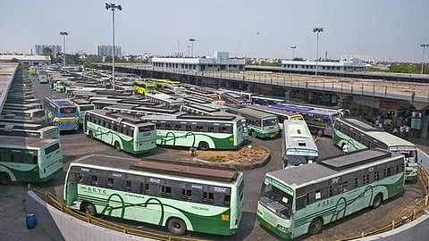 இன்றும் நாளையும் 1,250 சிறப்பு பேருந்துகள் இயக்கம்
