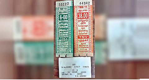 திருநெல்வேலி- தென்காசி இடையே இயக்கப்பட்ட அரசுப் பேருந்தில் பாவூர்சத்திரத்துக்கு ரூ.44 கட்டணம் வசூலித்ததற்கான டிக்கெட். (கீழ் படம்) இதே வழித்தடத்தில் இயக்கப்பட்ட தனியார் பேருந்தில் குறைக்கப்பட்ட கட்டணம் ரூ.42-க்கான டிக்கெட்.