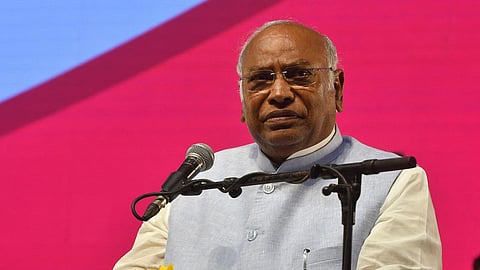 உதான் திட்டம் 93% வழித்தடங்களில் செயல்படவில்லை என்கிறது சிஏஜி அறிக்கை: கார்கே குற்றச்சாட்டு
