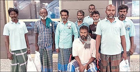 சென்னை விமான நிலையம் வந்தடைந்த ராமேசுவரம் மீனவர்கள்.