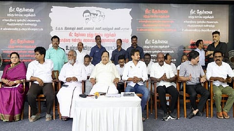 சென்னையில் உதயநிதி ஸ்டாலின் உள்ளிட்ட அமைச்சர்கள் போராட்டத்தில் பங்கேற்பு
