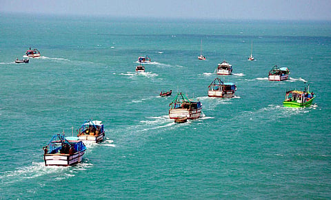 தமிழக மீனவர்களை தாக்கி ரூ.5 லட்சம் பொருள் கொள்ளை - தாக்குதலை தடுக்க வெளியுறவு அமைச்சருக்கு முதல்வர் ஸ்டாலின் கடிதம்
